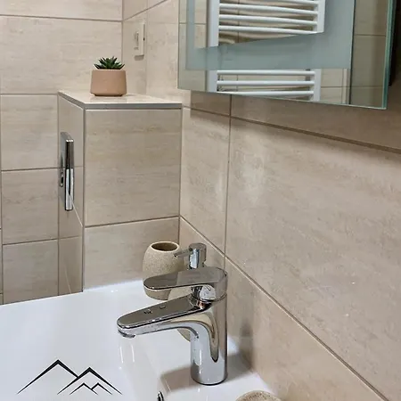 I Milanovic Lejlighed