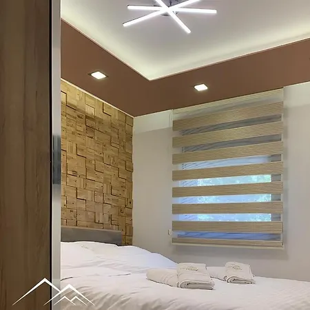 I Milanovic Lejlighed *