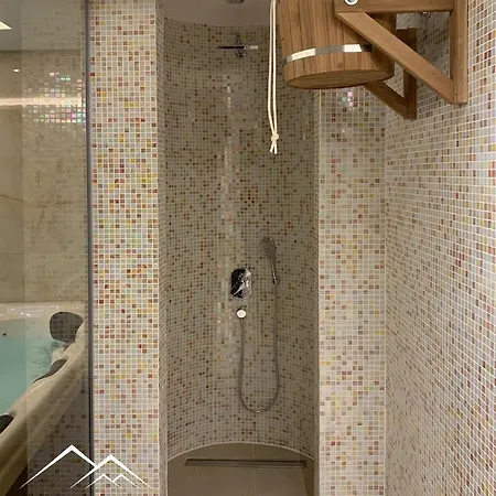 I Milanovic Lejlighed